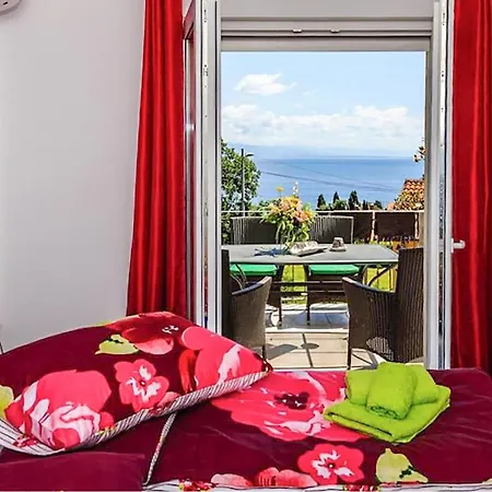 Апартаменты Stunning In With House Sea View