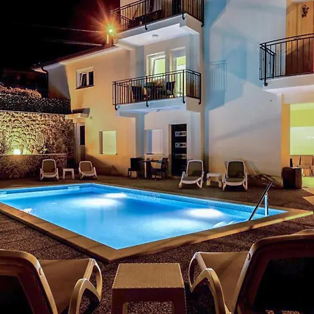 Stunning In With House Sea View Ика