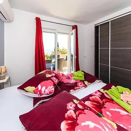 Апартаменты Stunning In With House Sea View Ика
