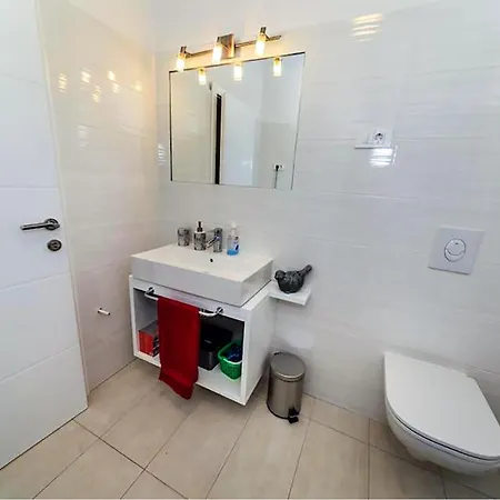 Апартаменты Stunning In With House Sea View Ика